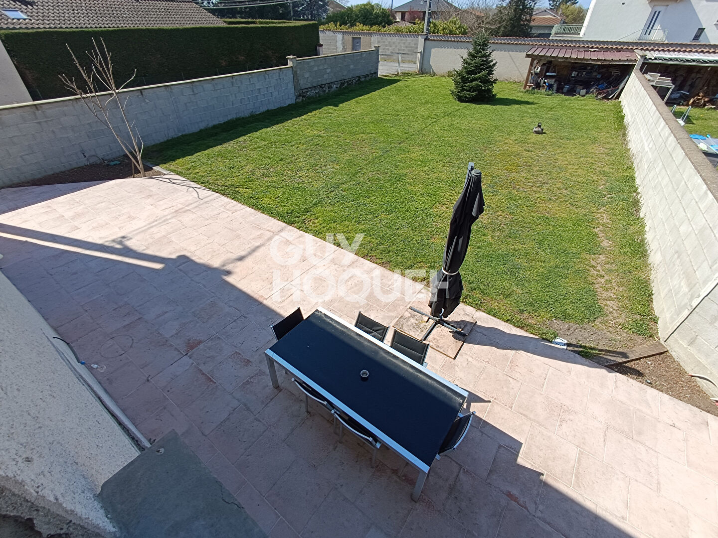 Corps de ferme rénové avec cachet de140 m², Terrain 1400 m² à Cuzieu