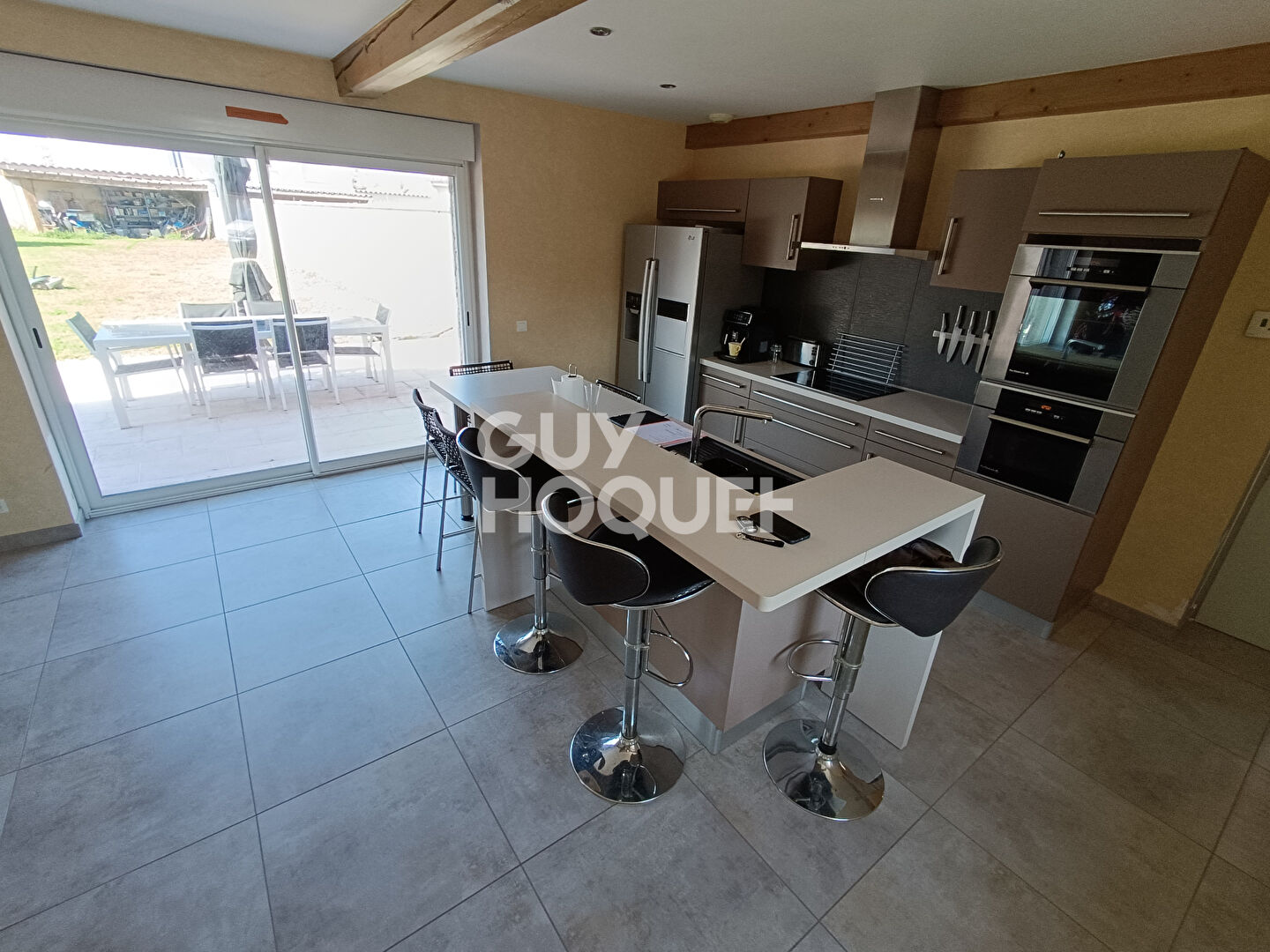 Corps de ferme rénové avec cachet de140 m², Terrain 1400 m² à Cuzieu