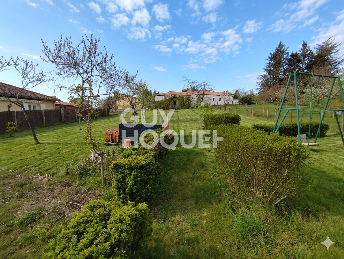 Terrain Constructible et clos à Boën Sur Lignon de 744 m2
