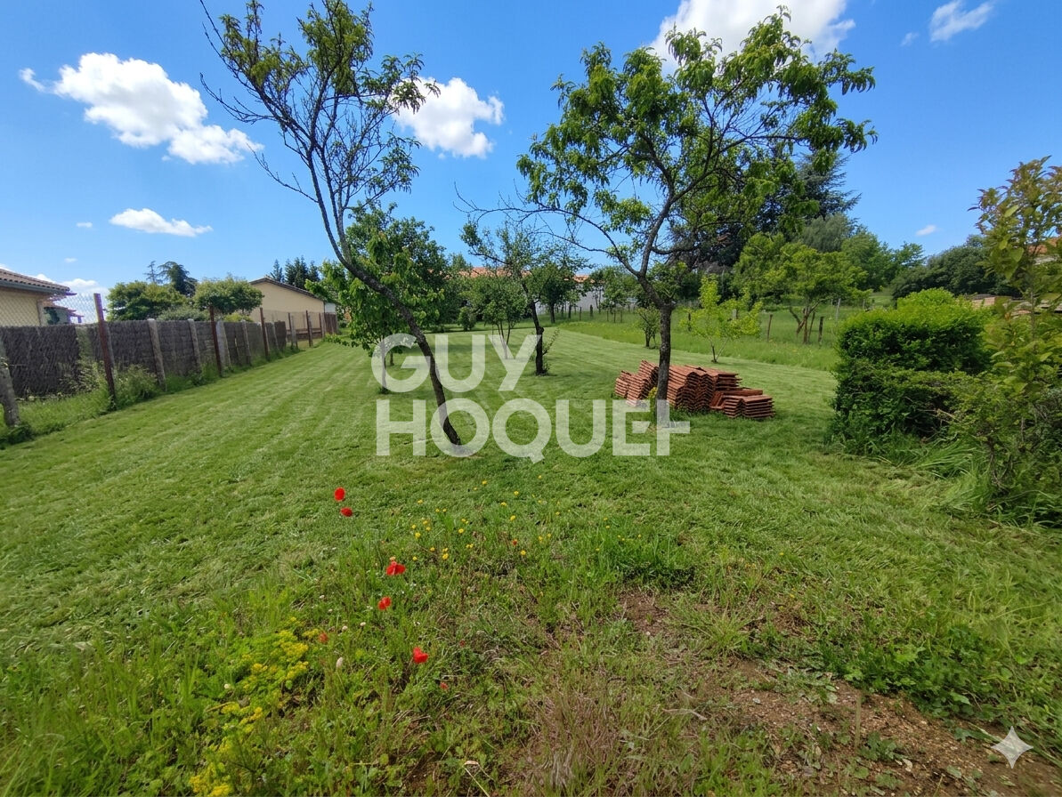 Terrain Constructible et clos à Boën Sur Lignon de 744 m2