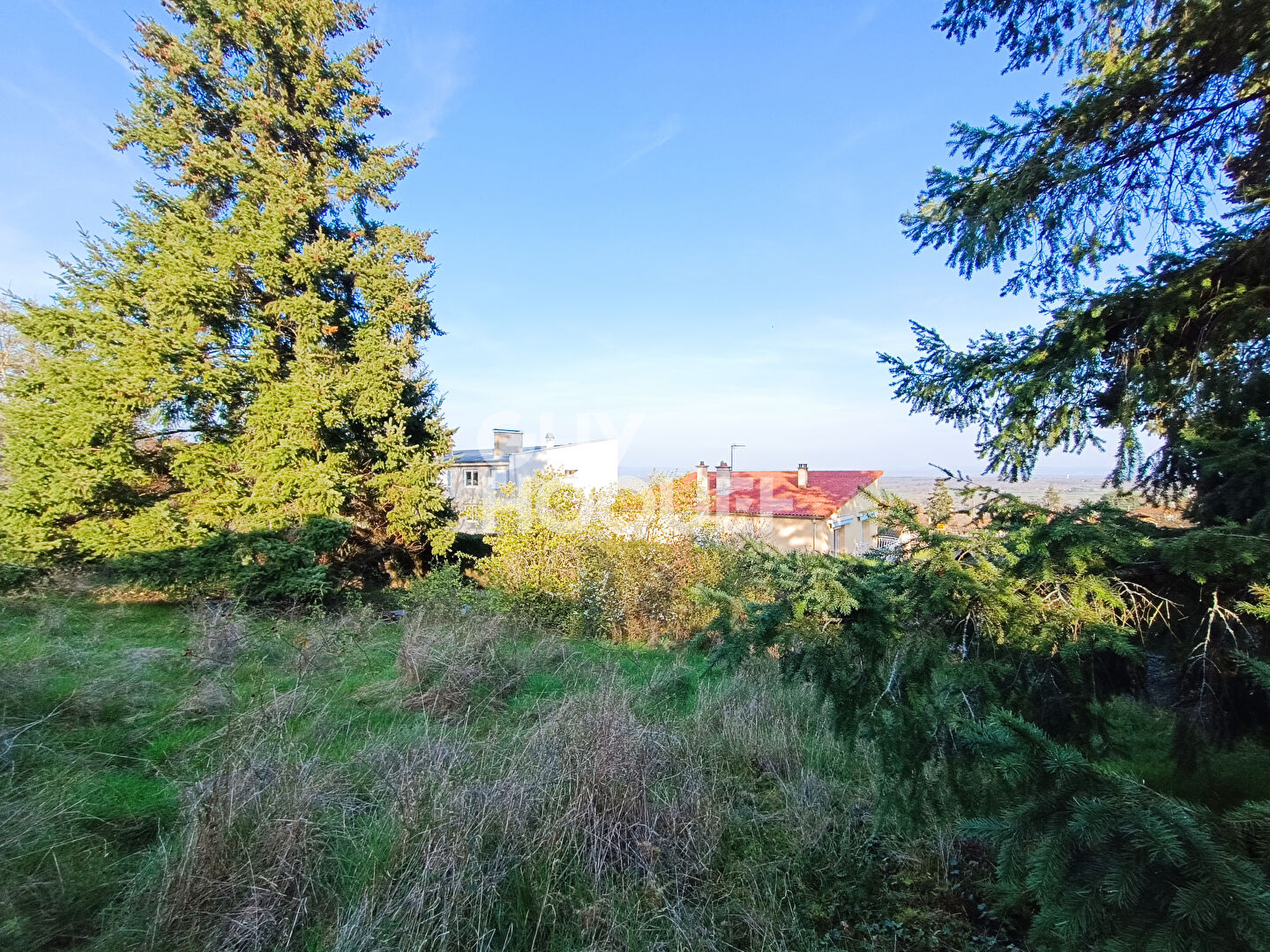 Boën-sur-Lignon   parcelle viabilisée  709 m²