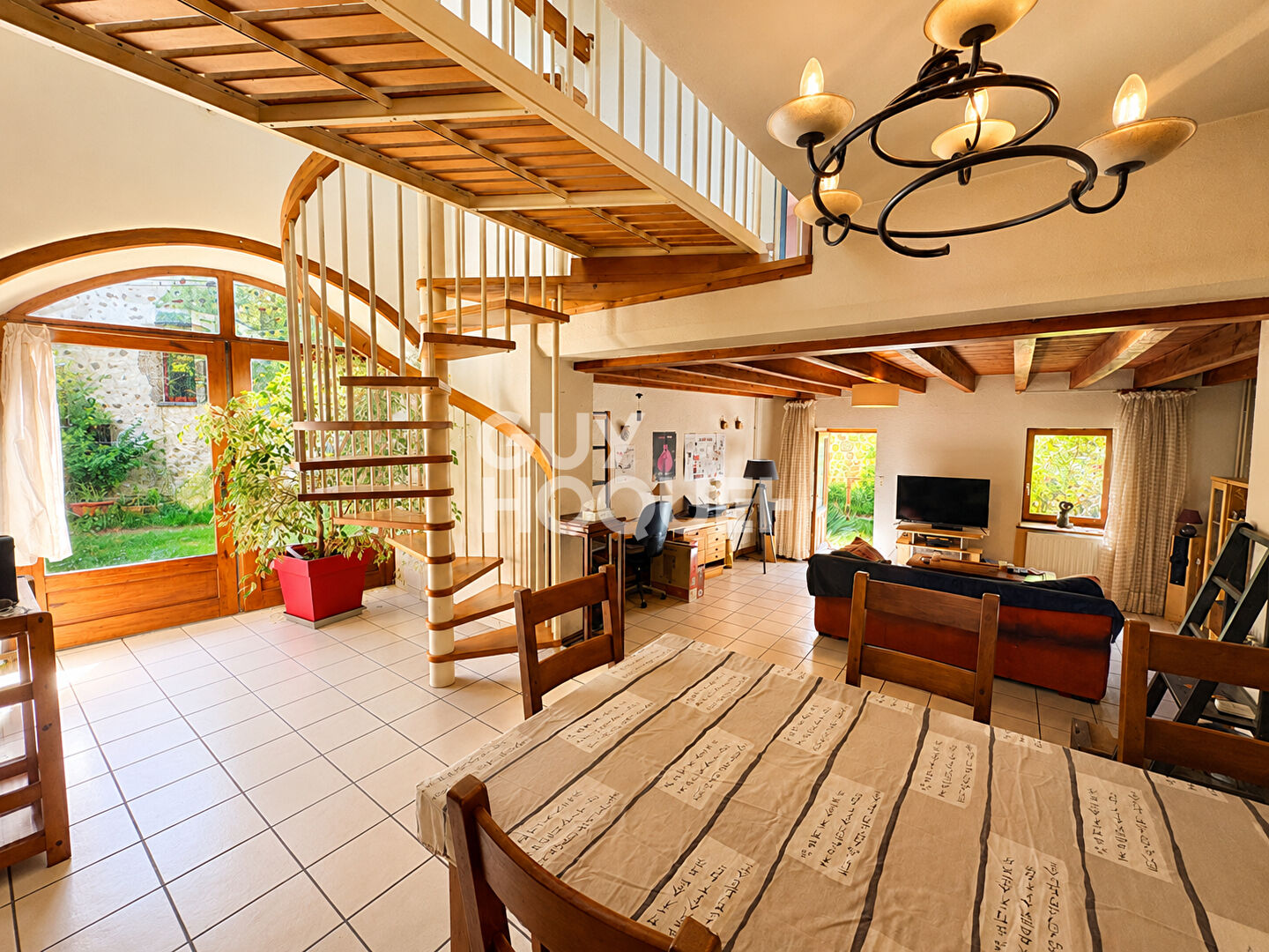 Maison en pierre à  Verrieres En Forez