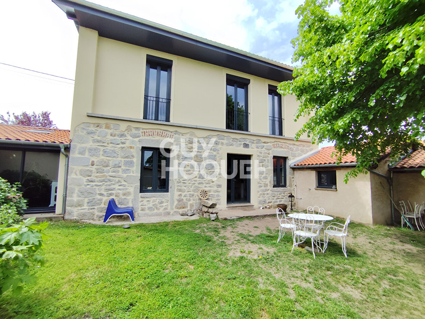 Maison Montbrison