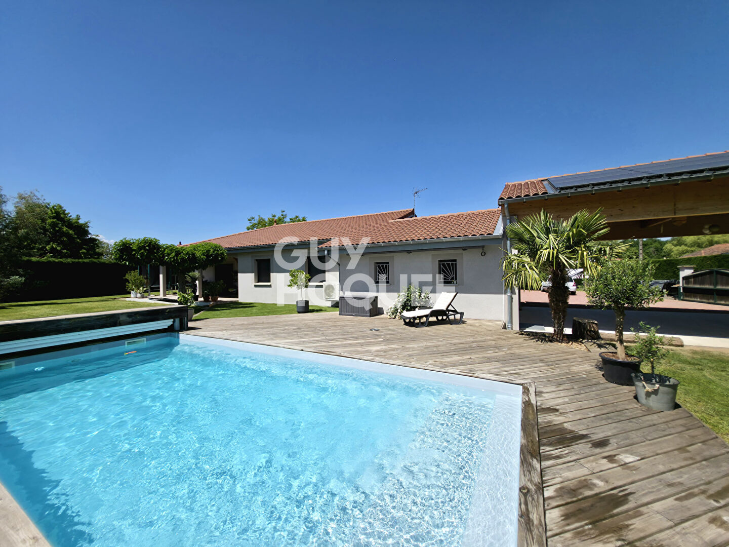 Charme, volumes et prestations : découvrez cette villa familiale avec piscine