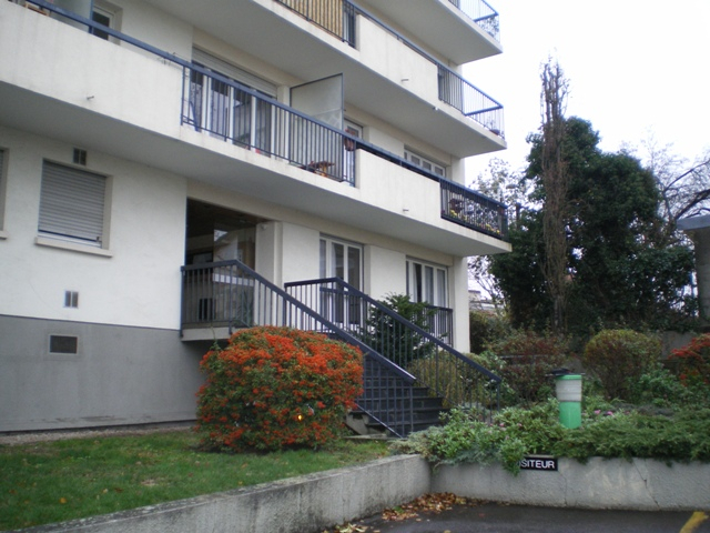 A 400 METRES DE LA RUE HOUDAN
