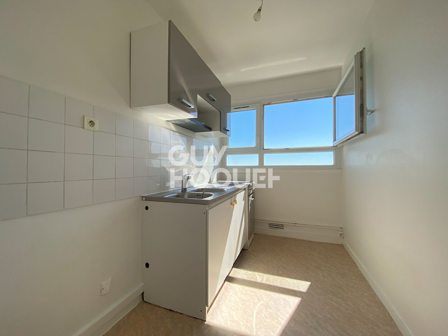 GUY HOQUET - Centre ville, 2 pièces à louer !