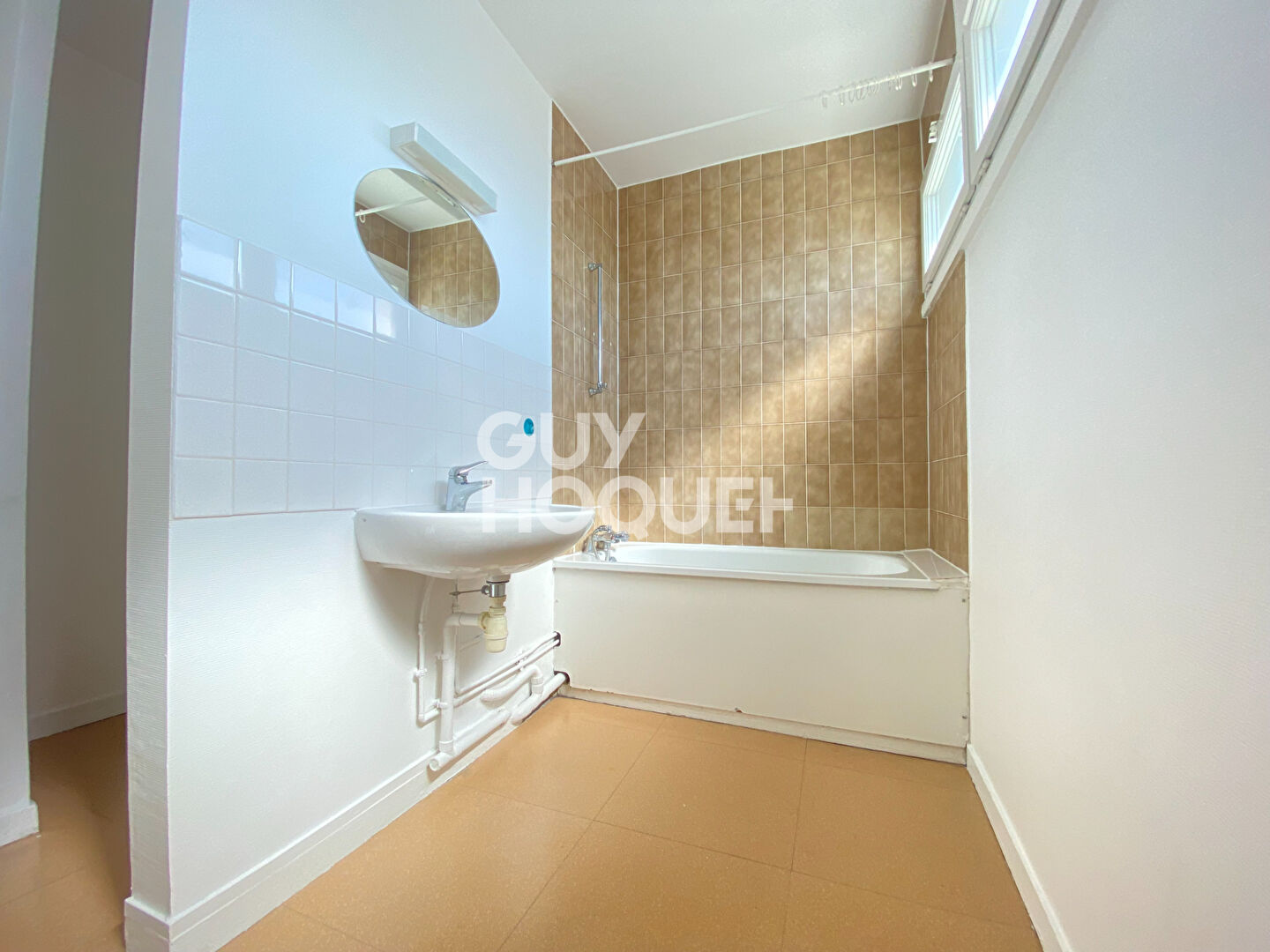 GUY HOQUET - Centre ville, 2 pièces à louer !