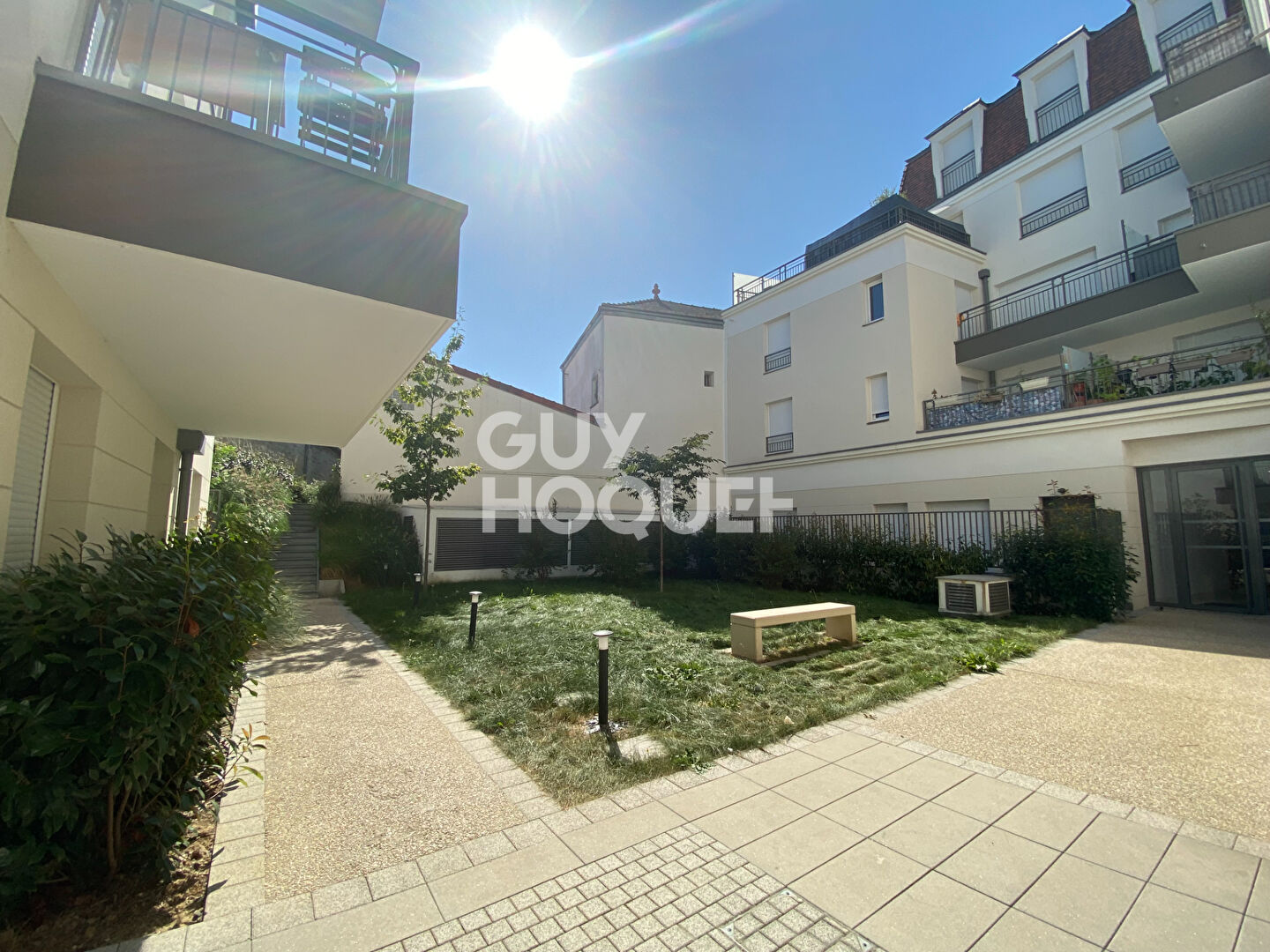 3 pièces Place de la Cavée