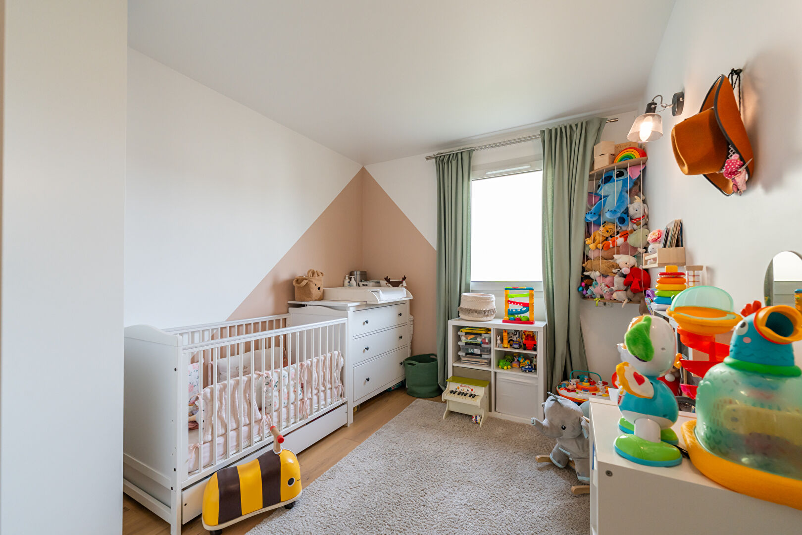 EXCLUSIVITÉ - 5 pièces à vendre en parfait état avec terrasse en centre ville