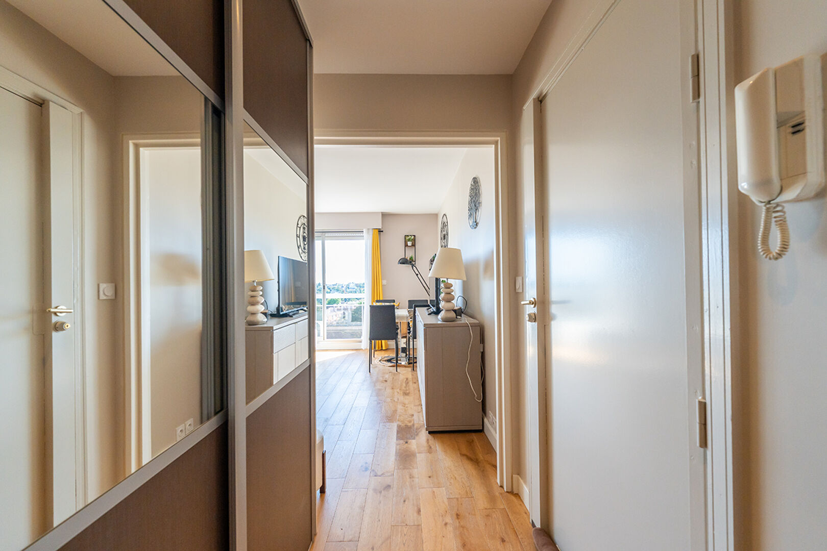 Dernier étage - 3 pièces en Parfait état avec terrasse