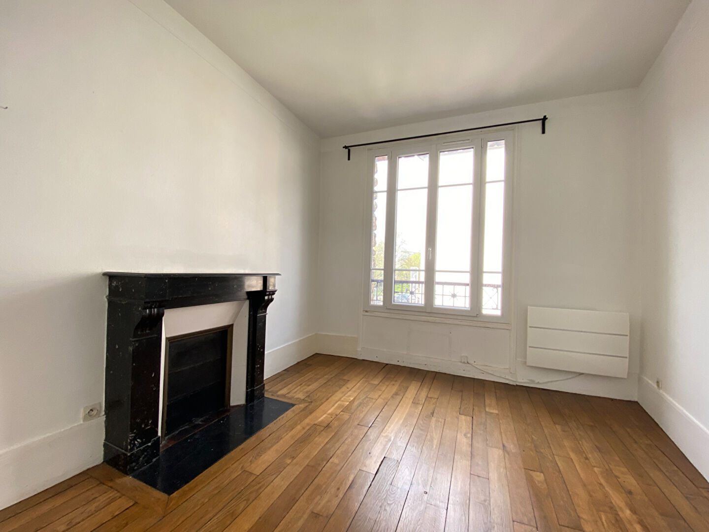 GUY HOQUET / Appartement de 2 pièces en centre ville 