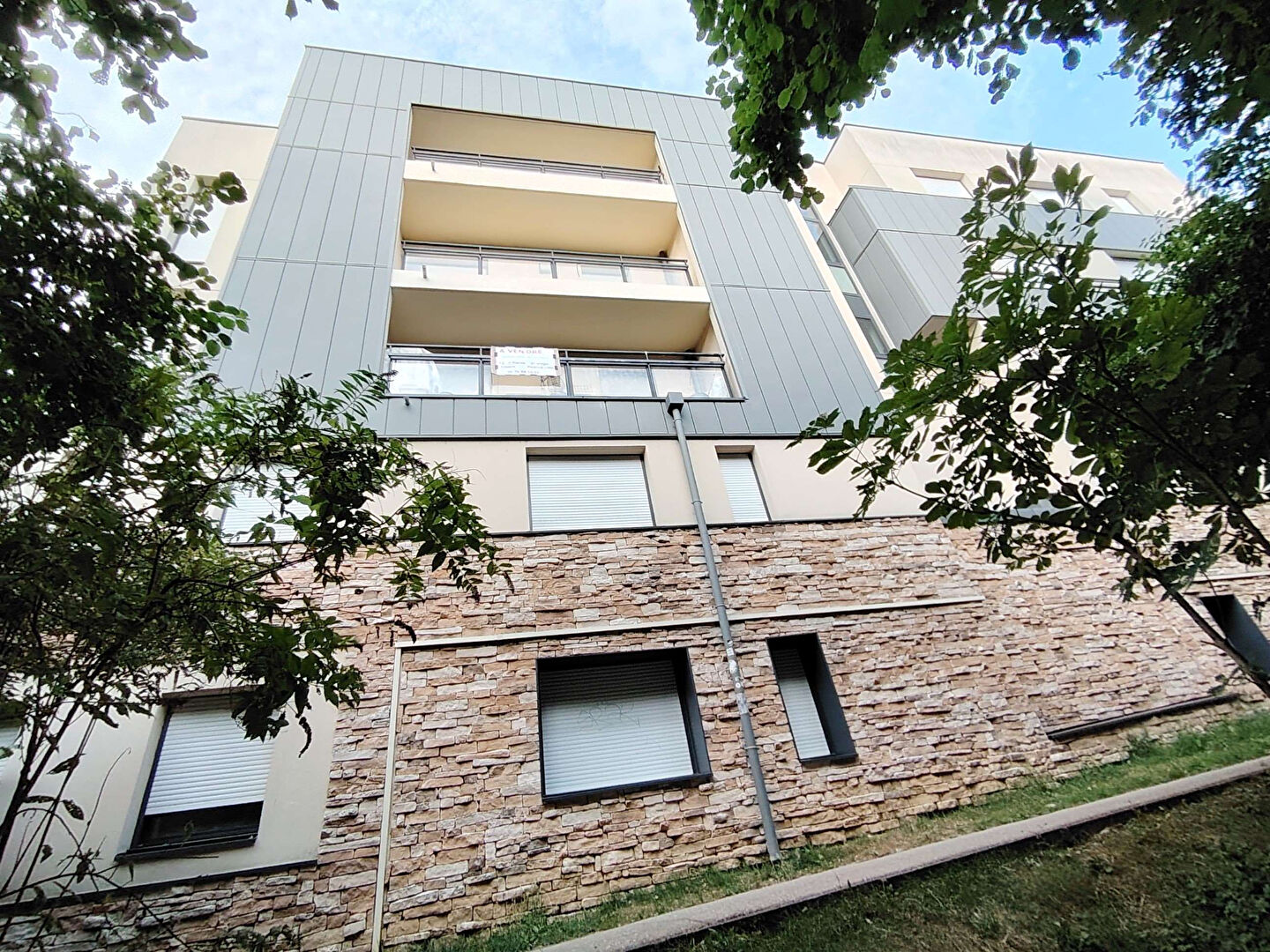 À vendre ? Appartement 2 pièces avec loggia et parking à Sceaux