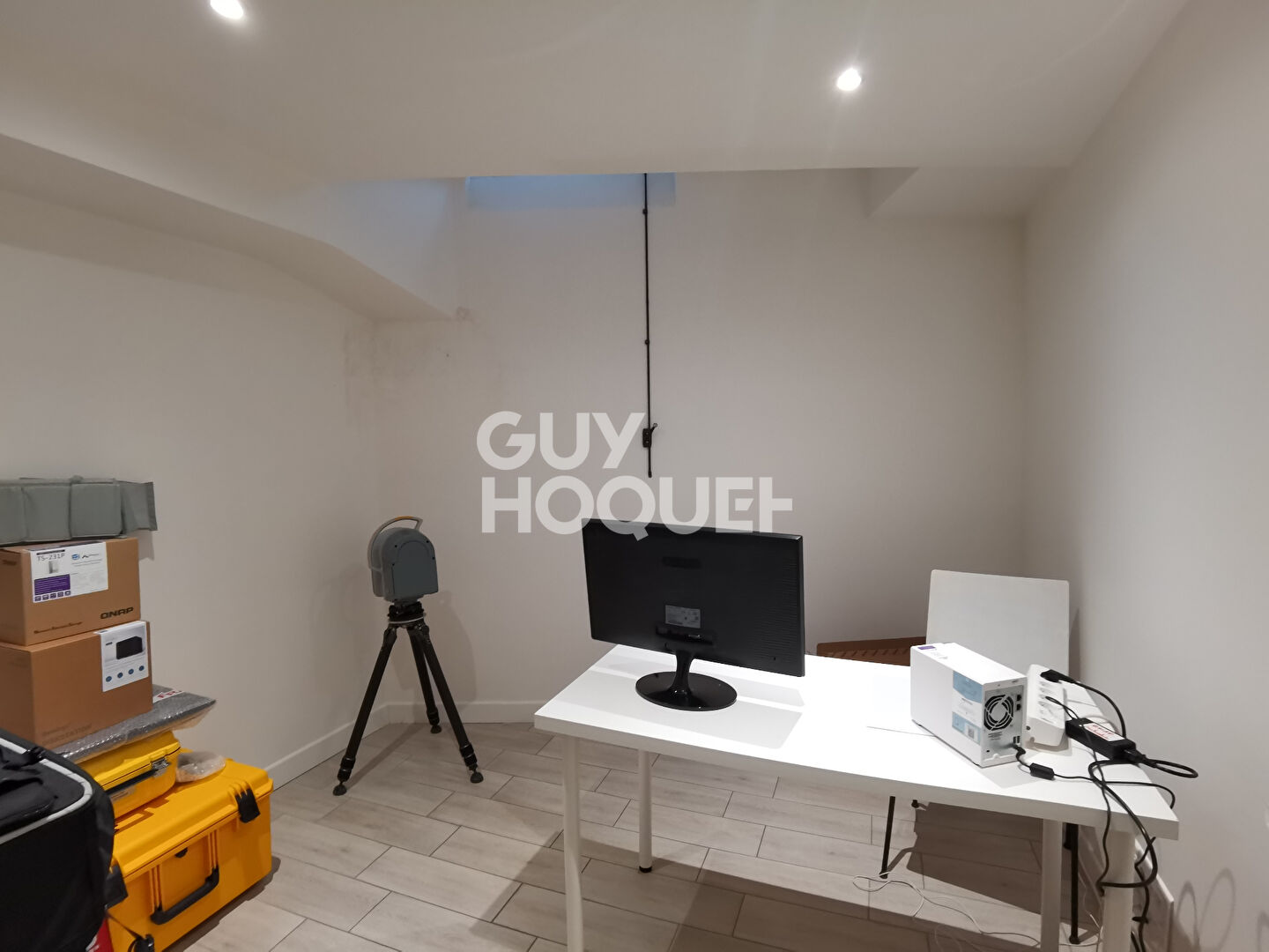 BUREAUX - SECTEUR RIGOLLOTS / VILLAGE