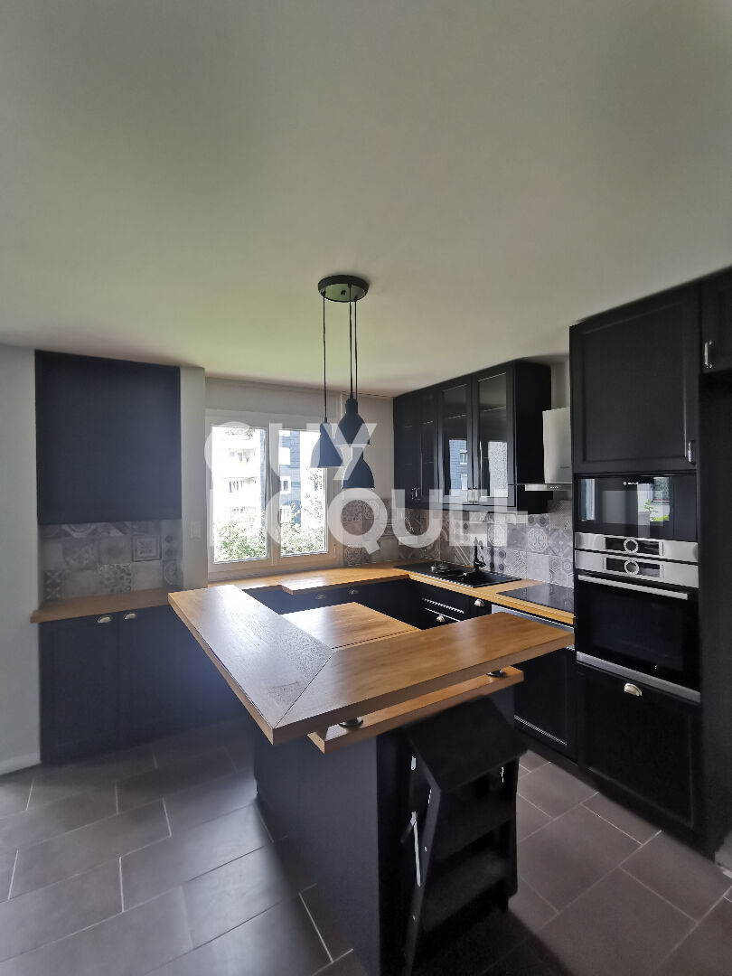 Appartement T4 avec loggia et grand box - DPE D