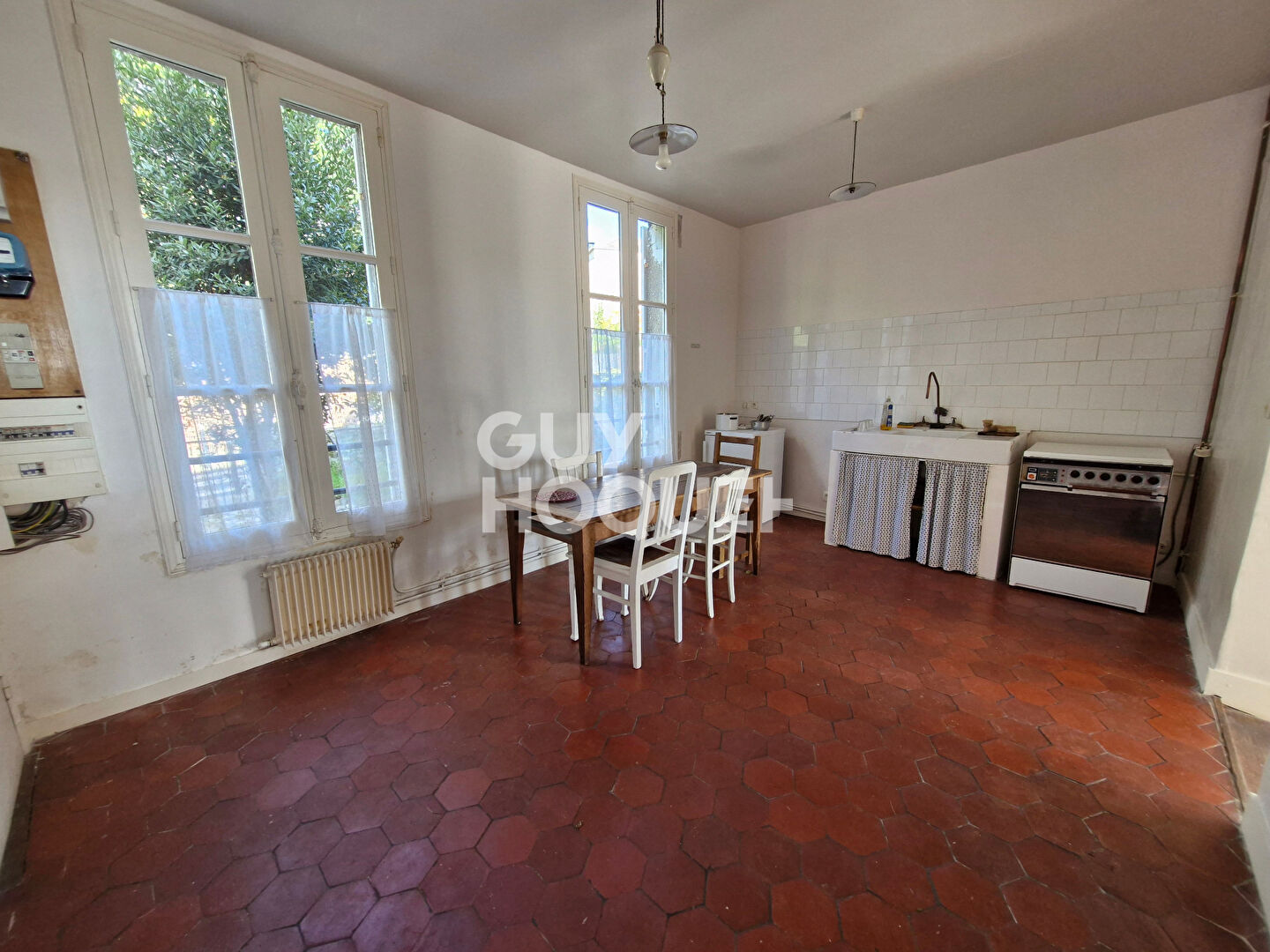 VILLAGE ANCIENNE MAIRIE - CHARME DE L'ANCIEN - LOCATION NU