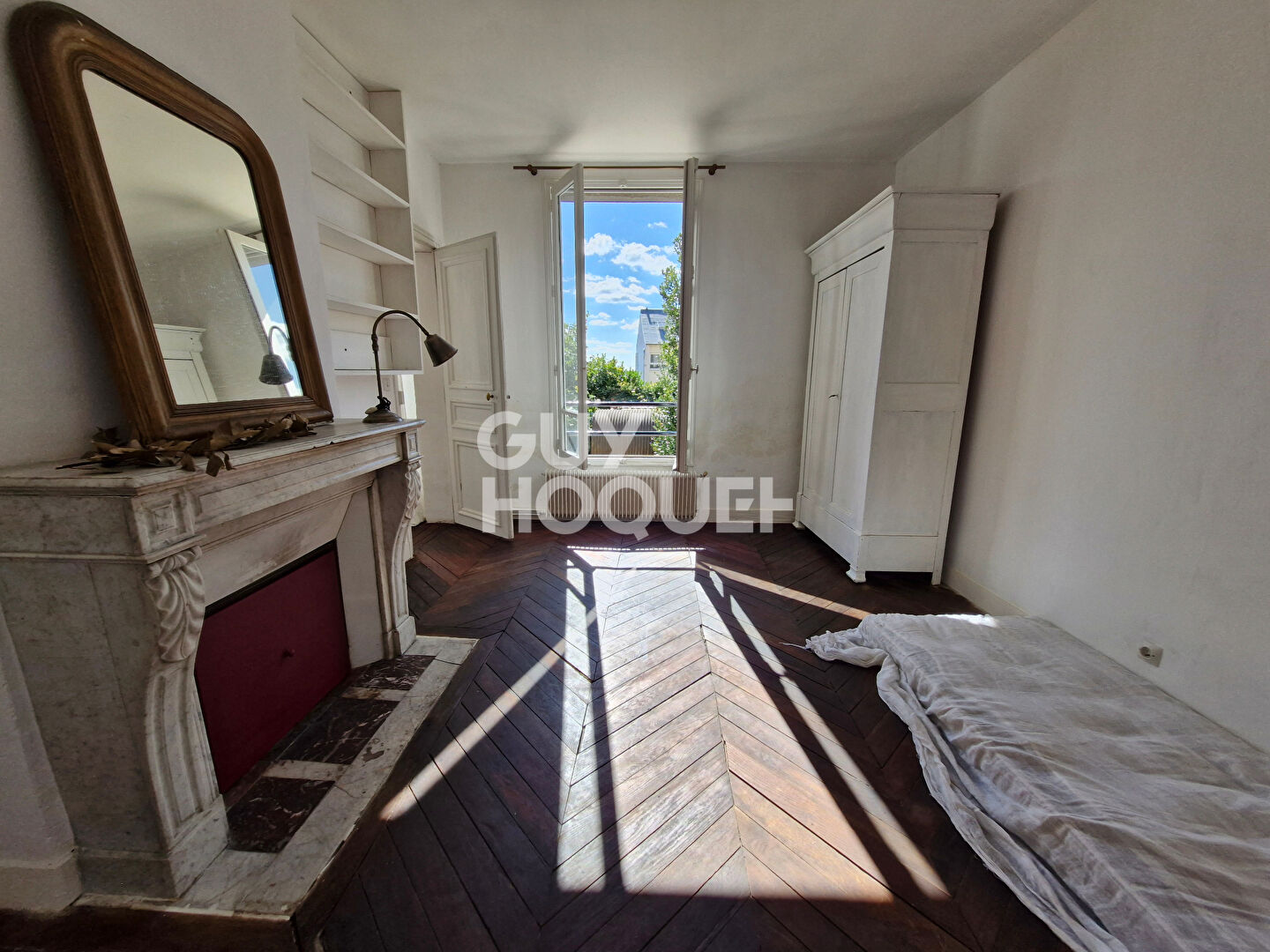 VILLAGE ANCIENNE MAIRIE - CHARME DE L'ANCIEN - LOCATION NU