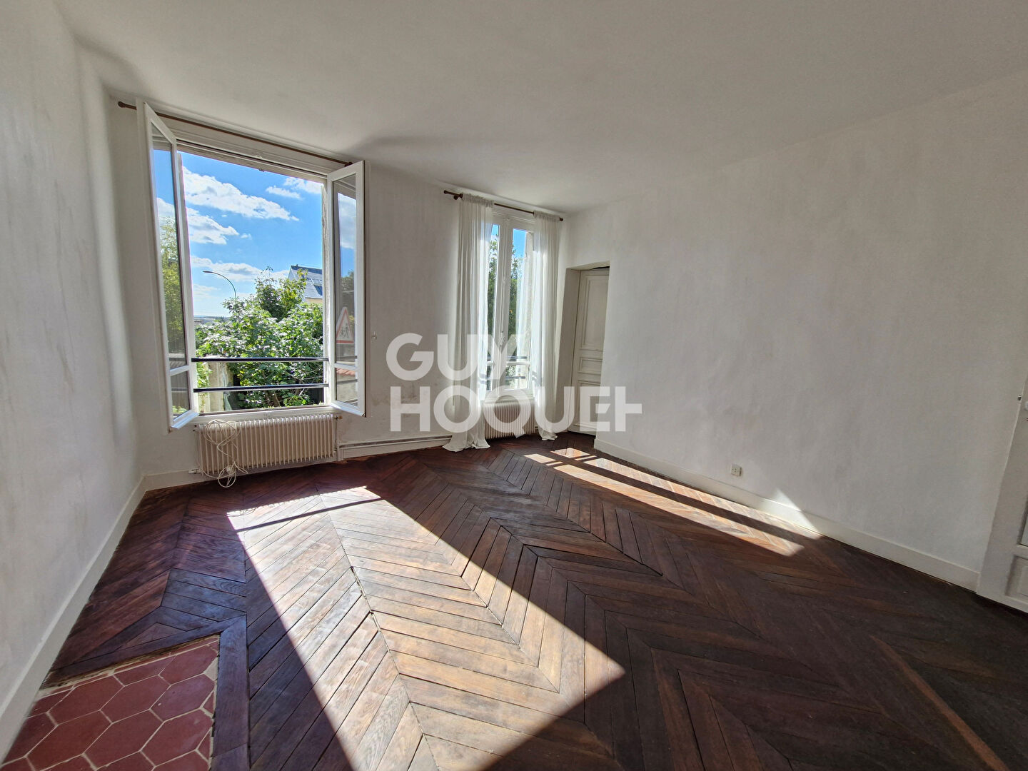 VILLAGE ANCIENNE MAIRIE - CHARME DE L'ANCIEN - LOCATION NU