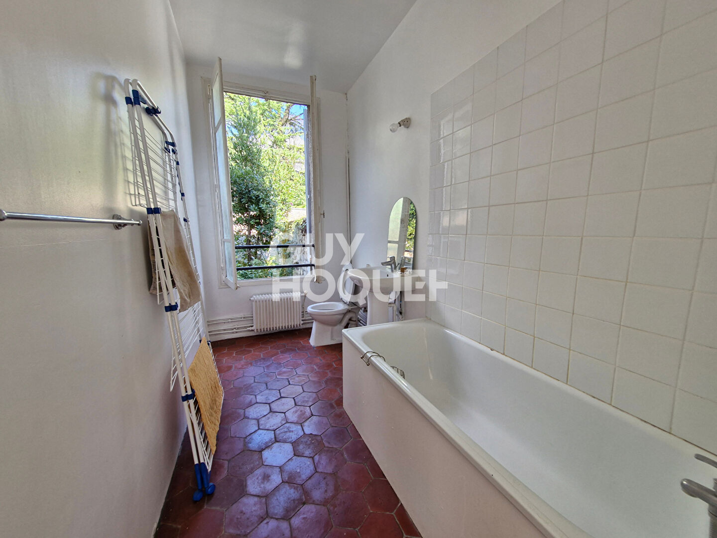 VILLAGE ANCIENNE MAIRIE - CHARME DE L'ANCIEN - LOCATION NU