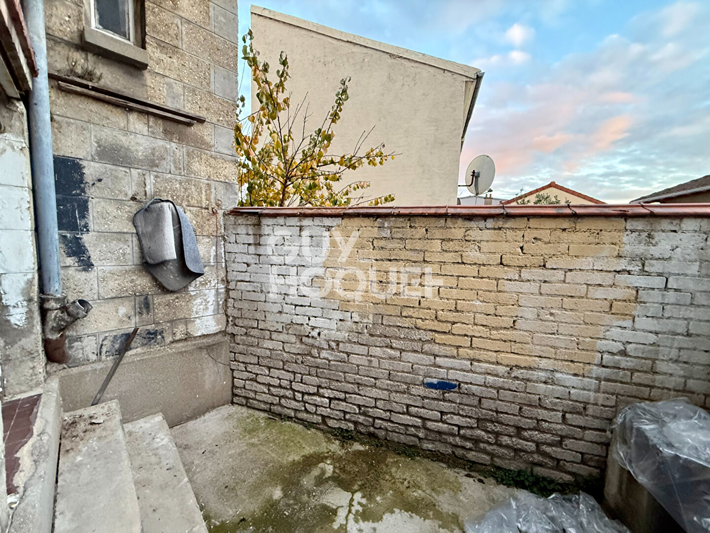 Pavillon de plus de 100 m² Vendu Loué avec Local Commercial