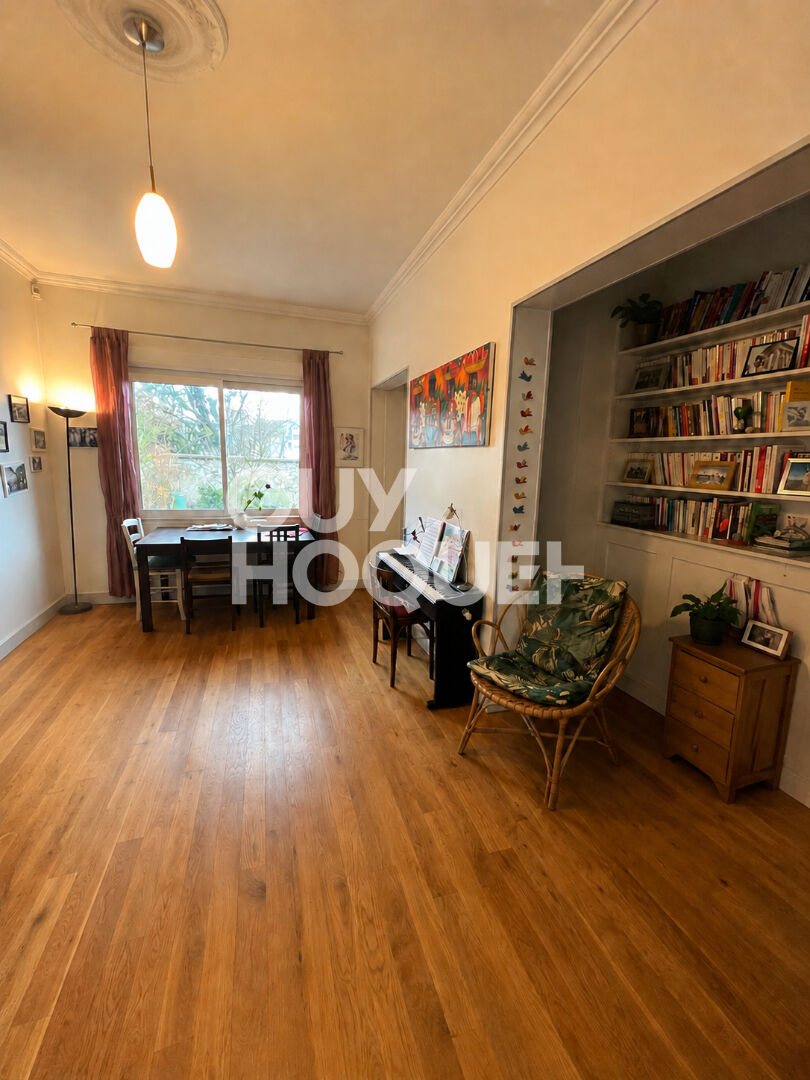 Maison à rénover avec jardin et fort potentiel - Montreuil proche transports