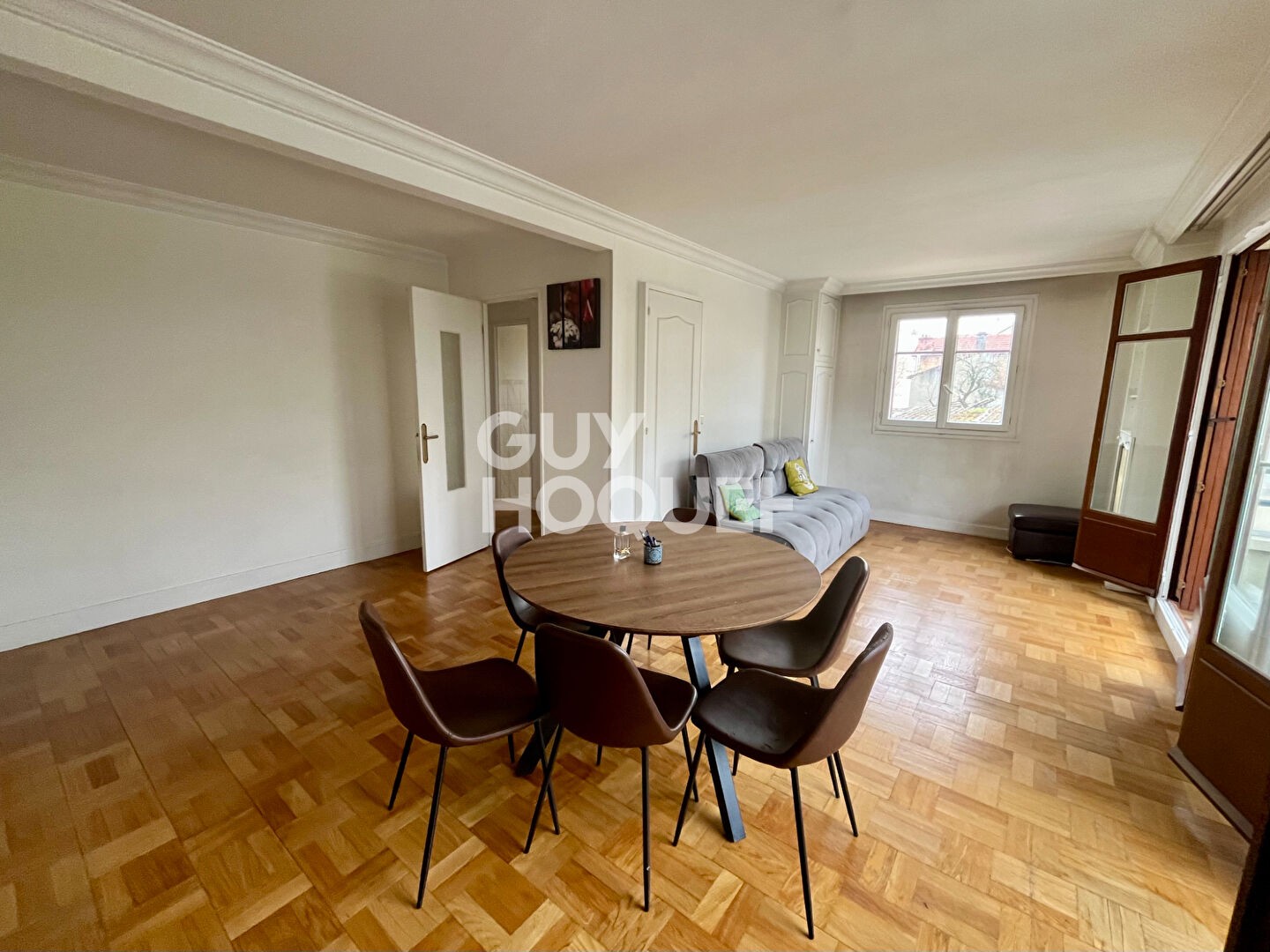 Appartement 3 pièces lumineux avec véranda, garage ? Proche RER E et centre-ville