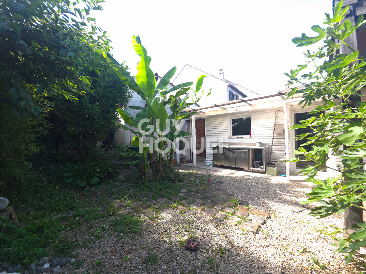 Maison AVEC DE BEAUX VOLUMES ET GROS POTENTIEL