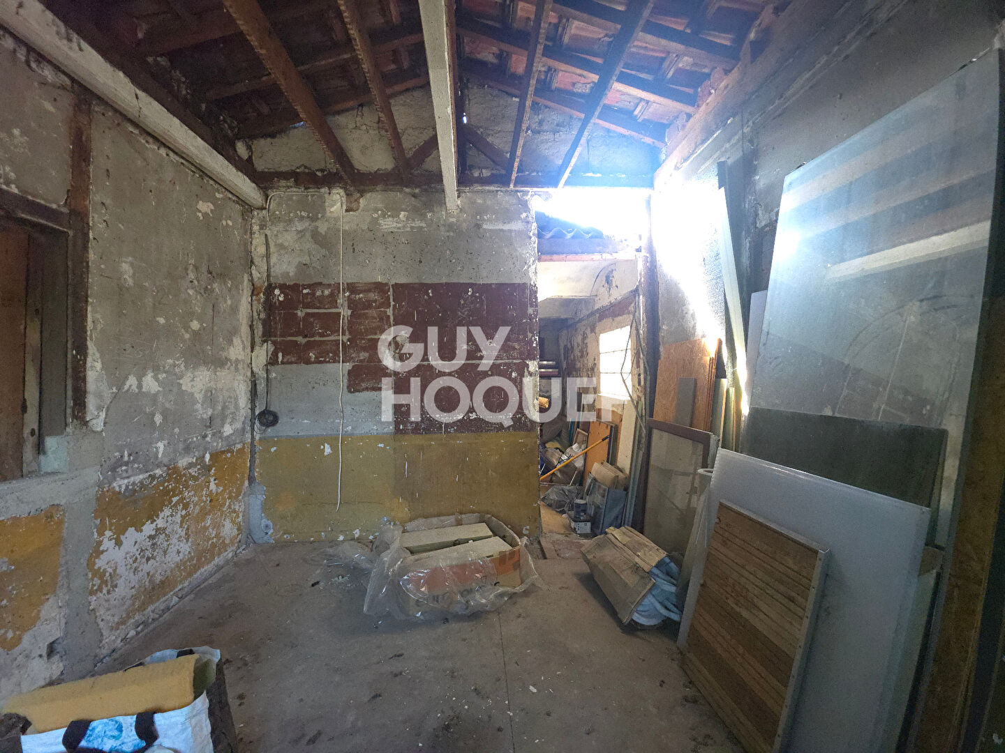 Maison AVEC DE BEAUX VOLUMES ET GROS POTENTIEL