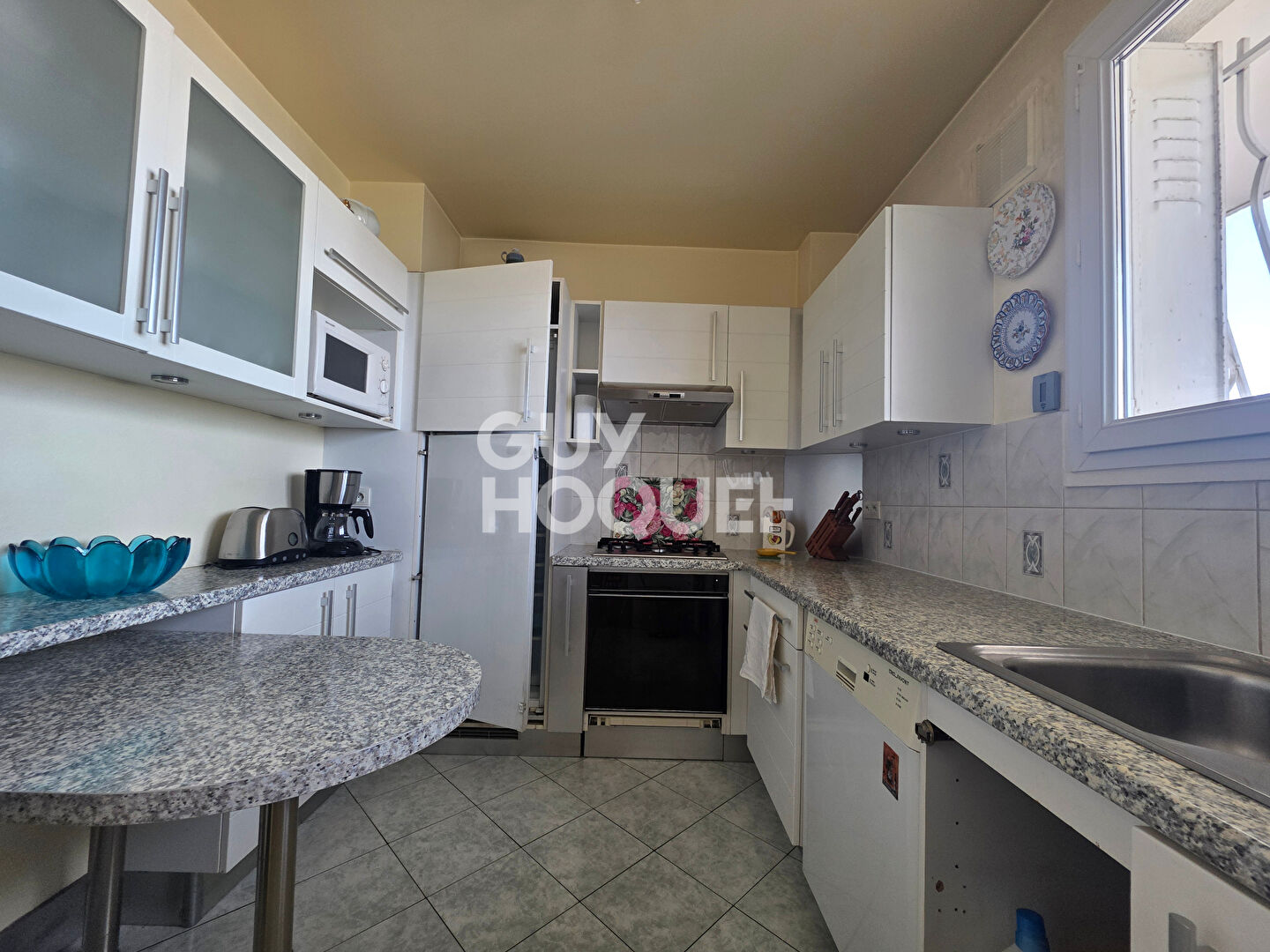 Limite Vincennes ! 86 m² avec vue Tour Eiffel, balcon, terrasse, parking