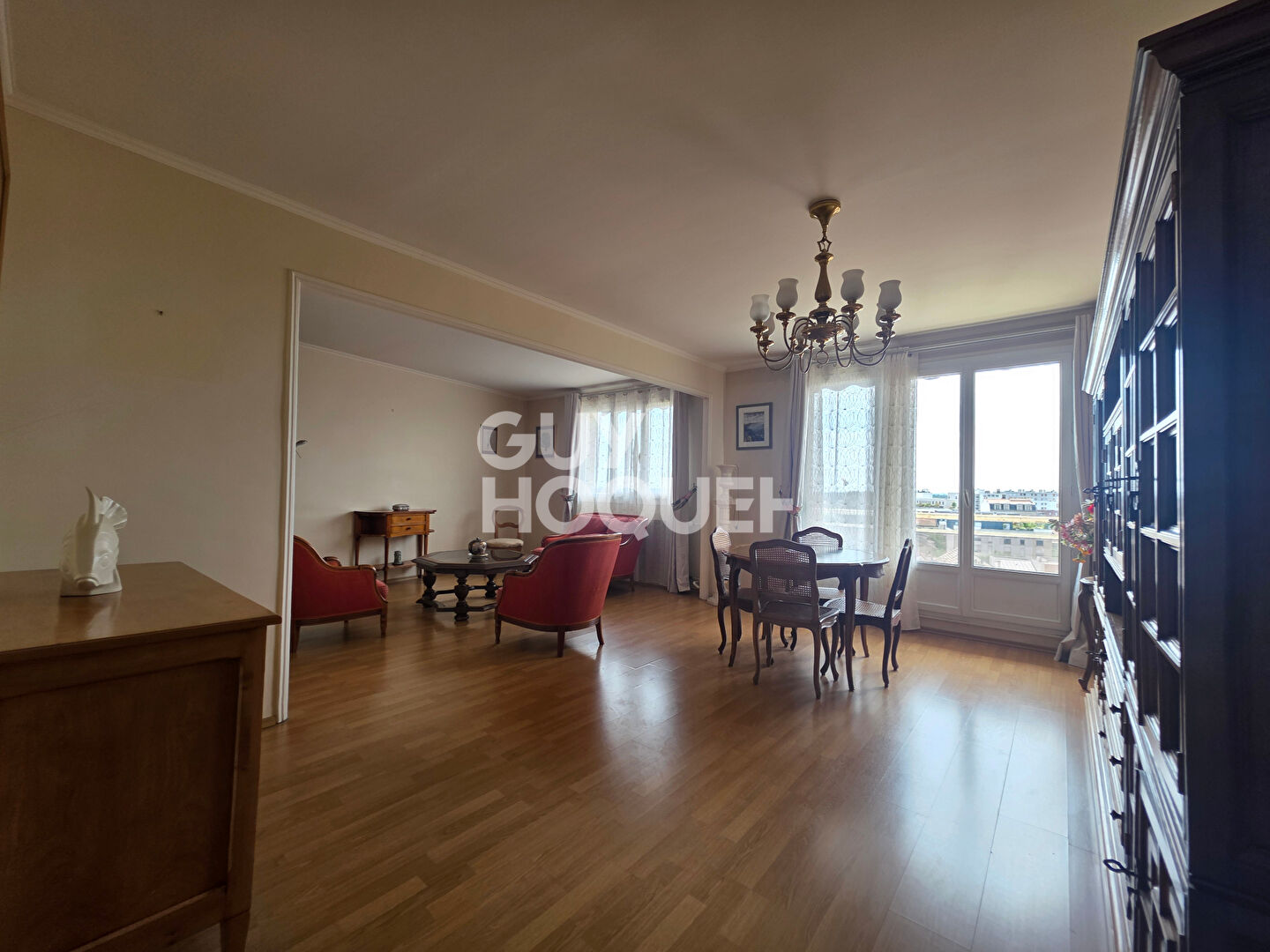 Limite Vincennes ! 86 m² avec vue Tour Eiffel, balcon, terrasse, parking