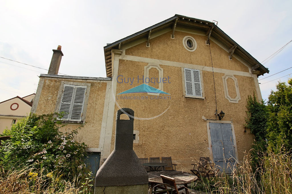 À vendre à FORGES LES BAINS (91470), maison d'une surface habitable de 100 m².