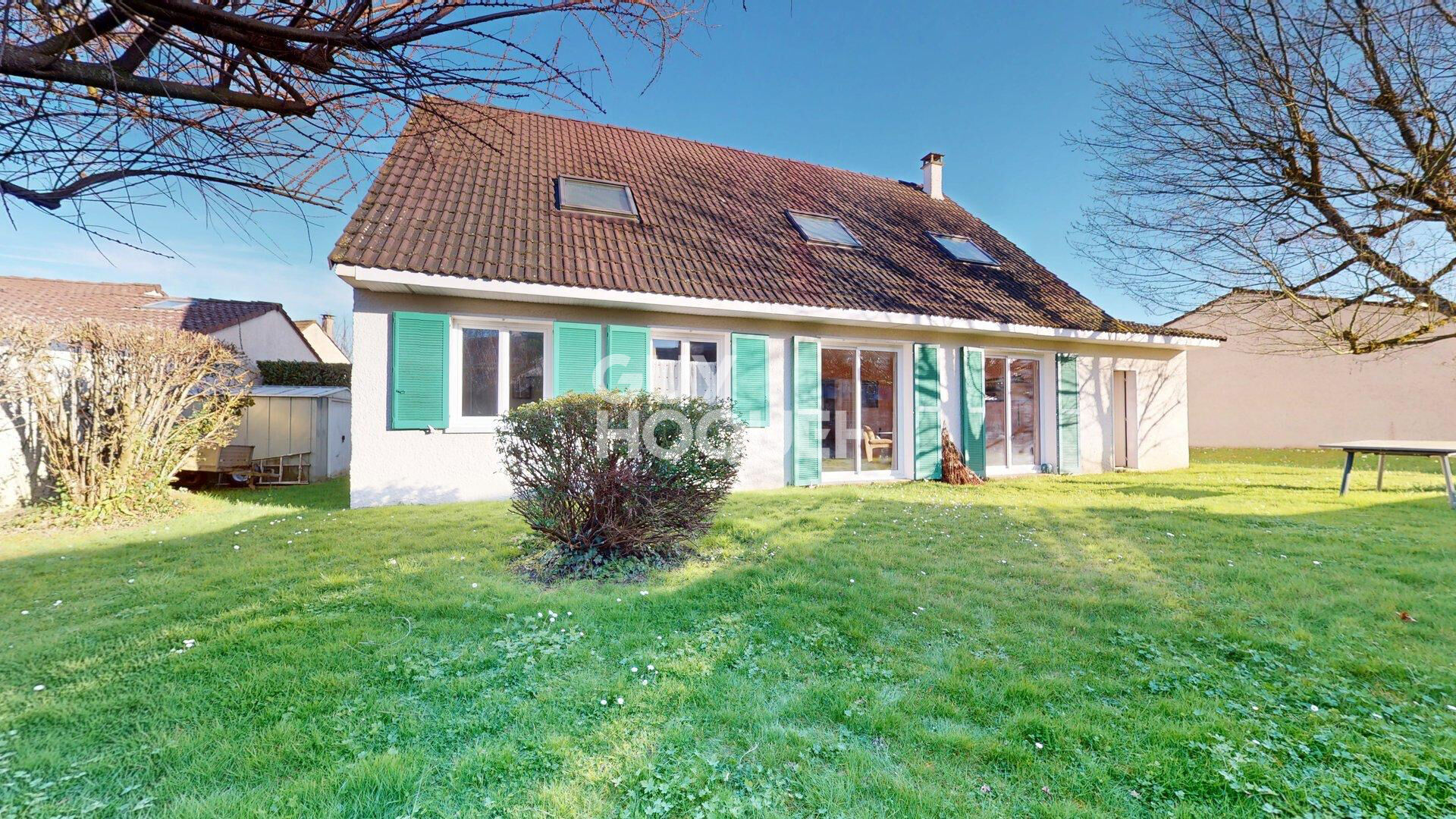 Maison - 8 pièces - 6 chambres - 149 m2 - Forges Les Bains