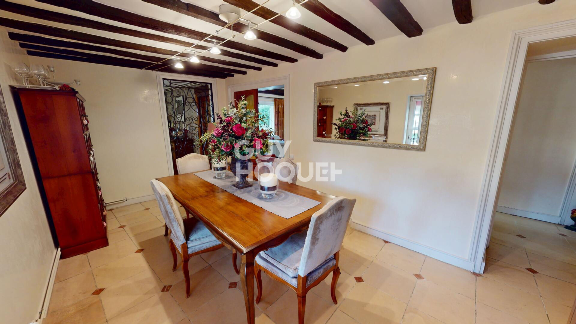 Maison Courson Monteloup 340 m2  plus dépendances