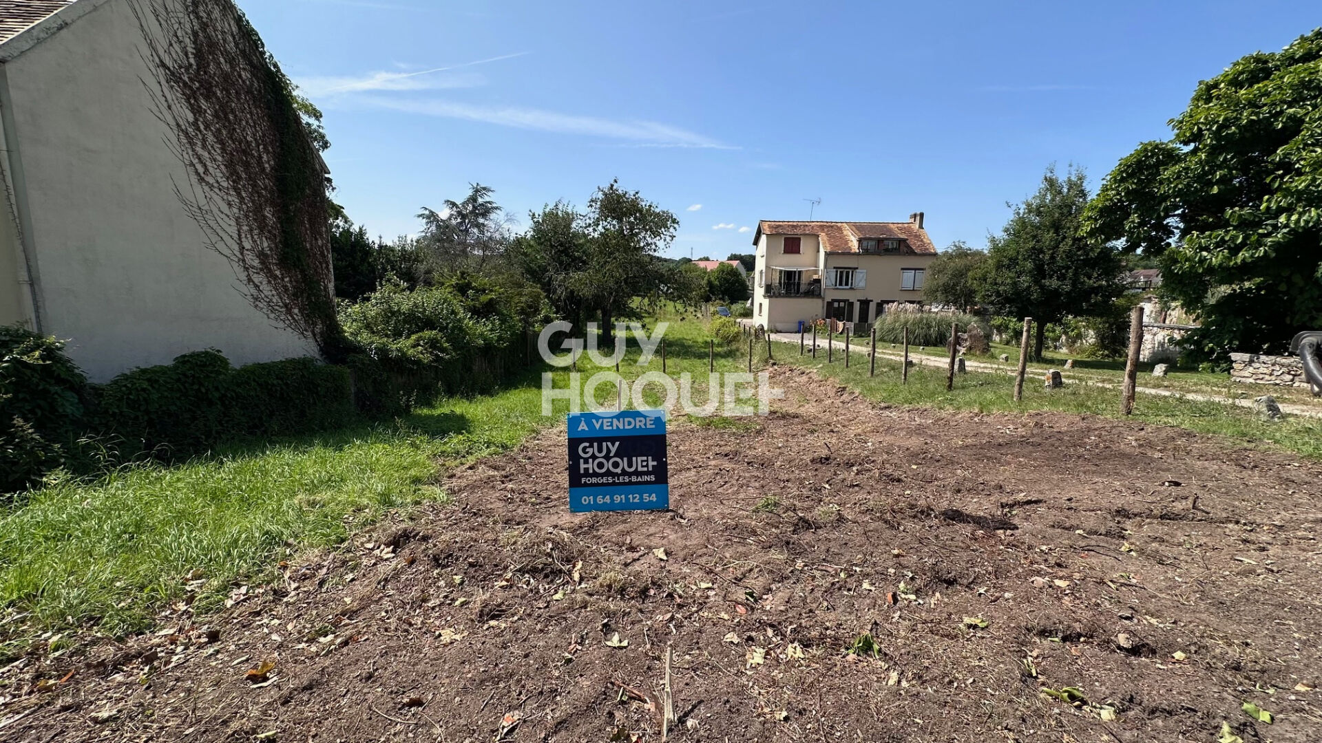 Terrain constructible siitué à Angervilliers de 288 m2