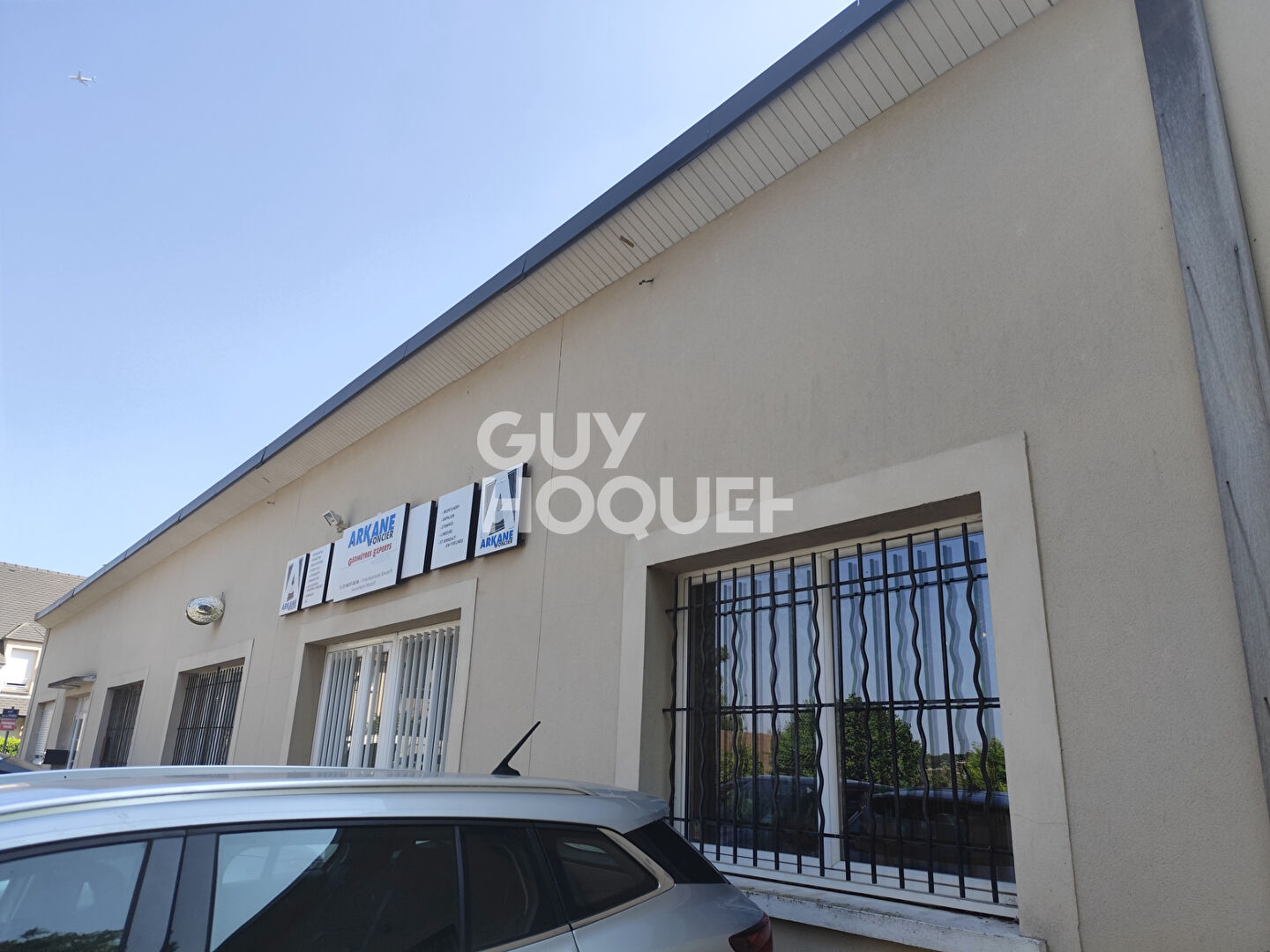 NOUVEAU !  Bureaux Limours 99.97 m2