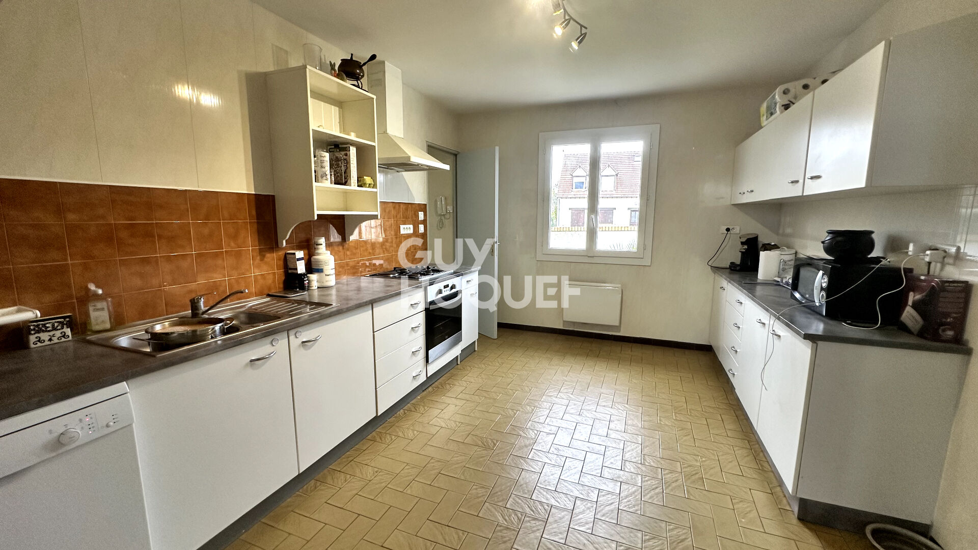 Maison de plain pied 3 pièce(s) 74.5 m2 avec garage.