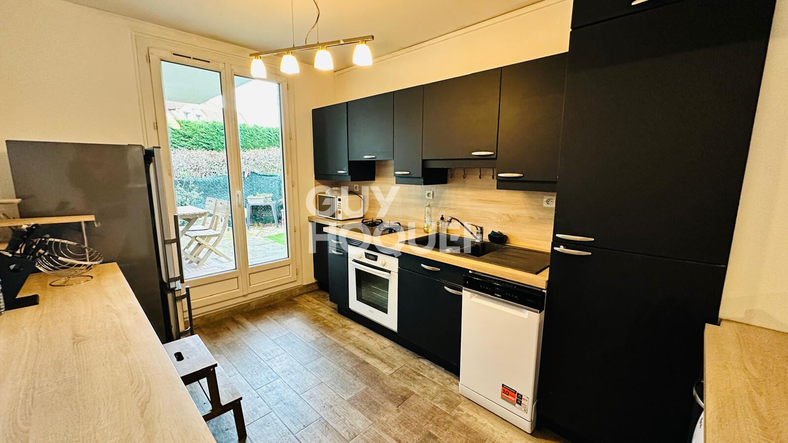 Appartement  LOUÉ MEUBLÉ à WISSOUS - 2 pièce(s)- Rez de jardin