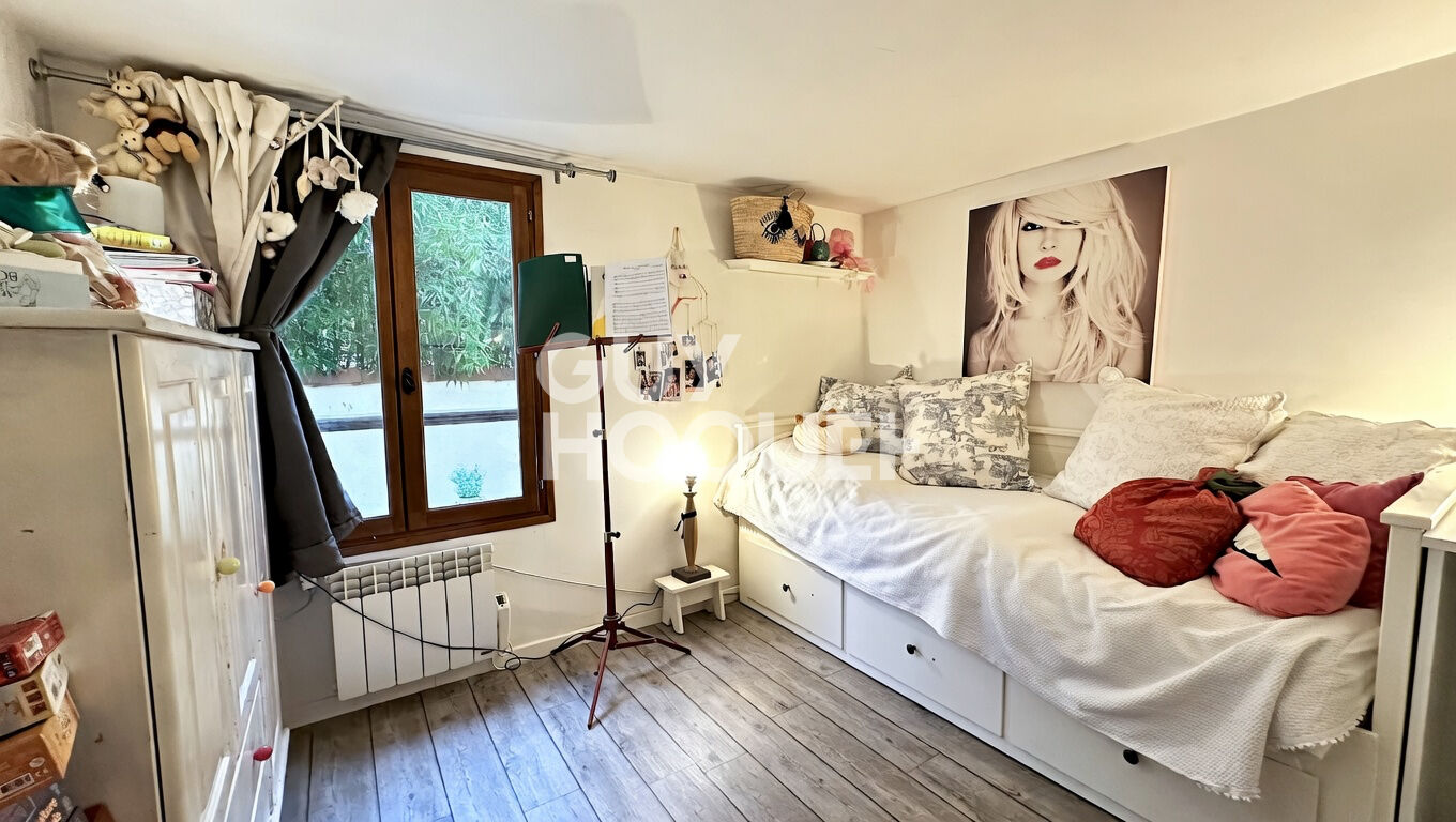 Appartement  - 4 chambres - 6 pièce(s) - 349 000 