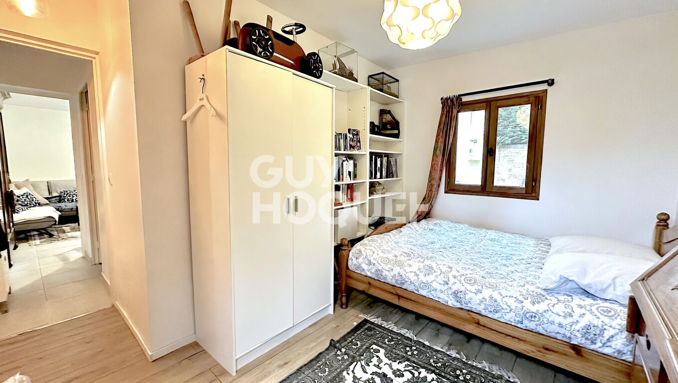 Appartement  - 4 chambres - 6 pièce(s) - 349 000 