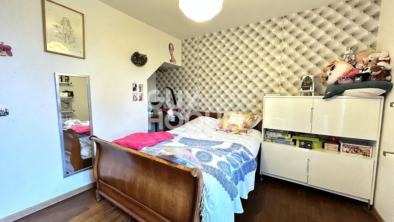 Appartement  - 4 chambres - 6 pièce(s) - 349 000 