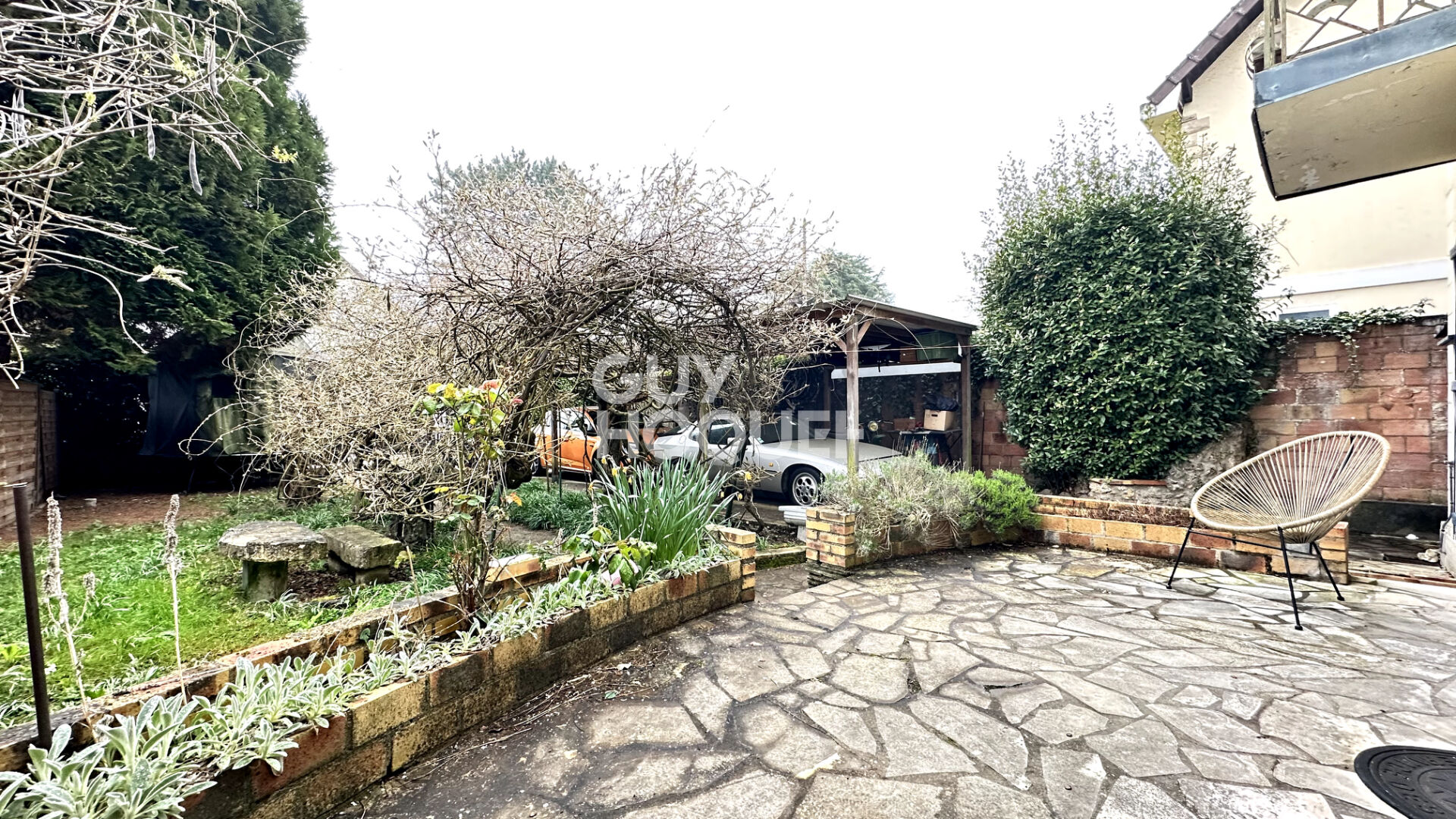 Appartement  - 4 chambres - 6 pièce(s) - 349 000 