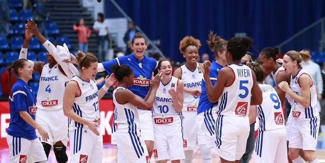 Les filles de l'équipe de France en match de qualification au Colisée le 19 novembre