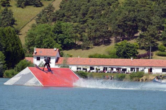 Base nautique Ezylake, à Ézy-sur-Eure : entre ski nautique et bien-être
