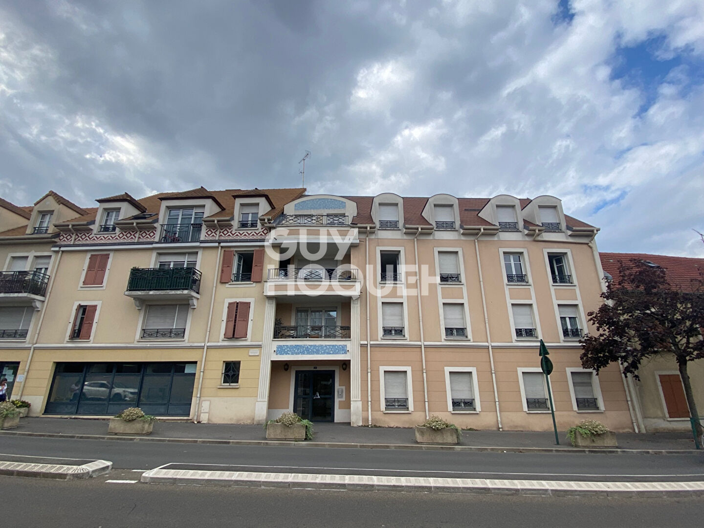 Location : appartement 3 pièces (57 m²) à SANNOIS