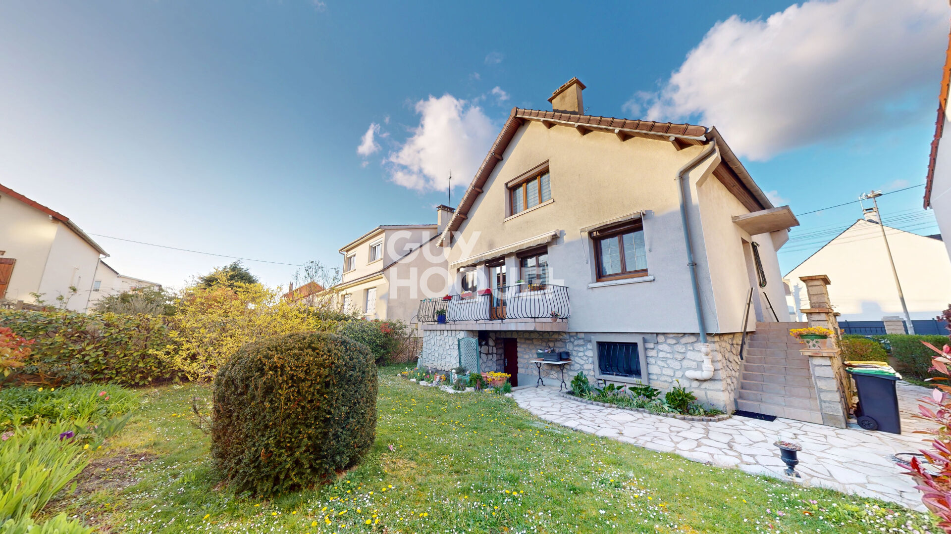 Maison à vendre à Franconville - 6 pièces, 3 chambres, jardin - A DEUX PAS DE JEANNE D'ARC