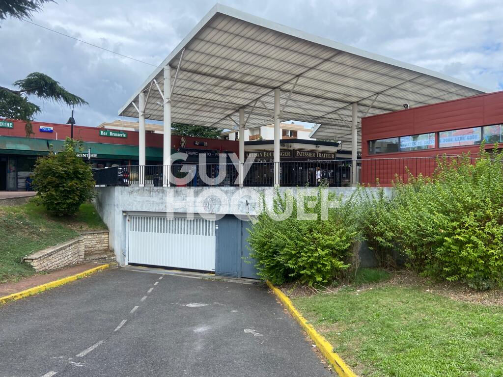 A VENDRE - PARKING EN SOUS SOL