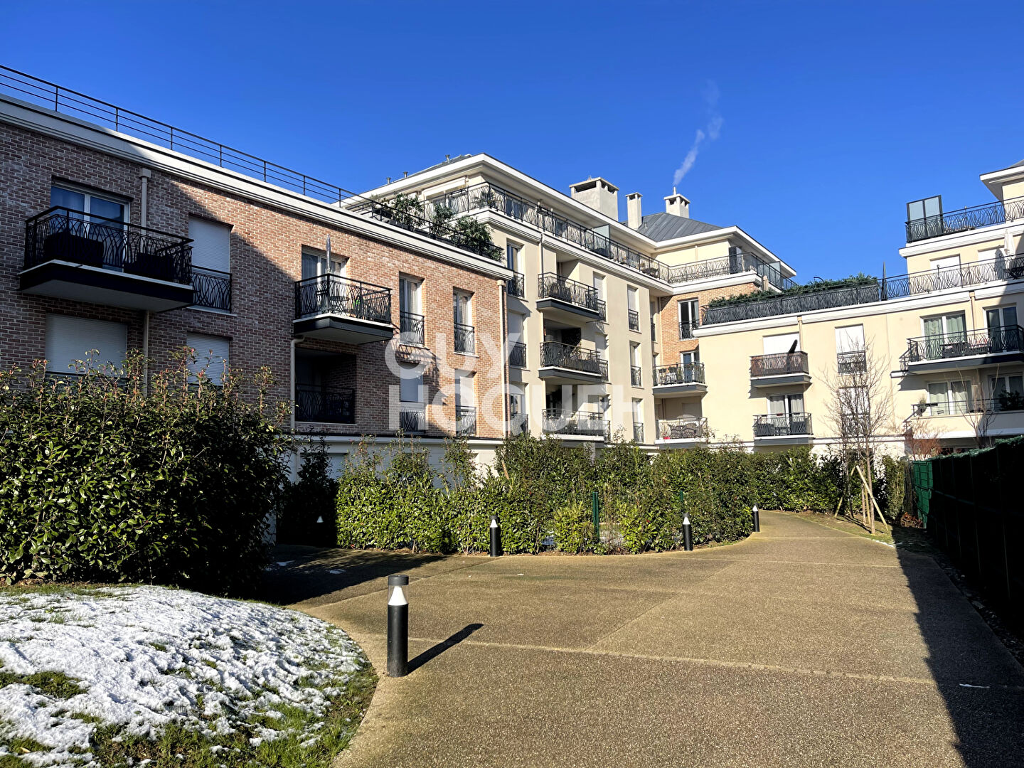 LOCATION : appartement F1 (27 m²) à SAINT GRATIEN