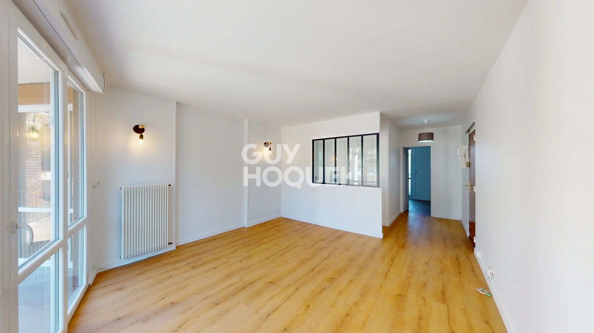 LOCATION : Appartement 3 pièces avec terrasse et BOX  à Franconville - Centre-Ville