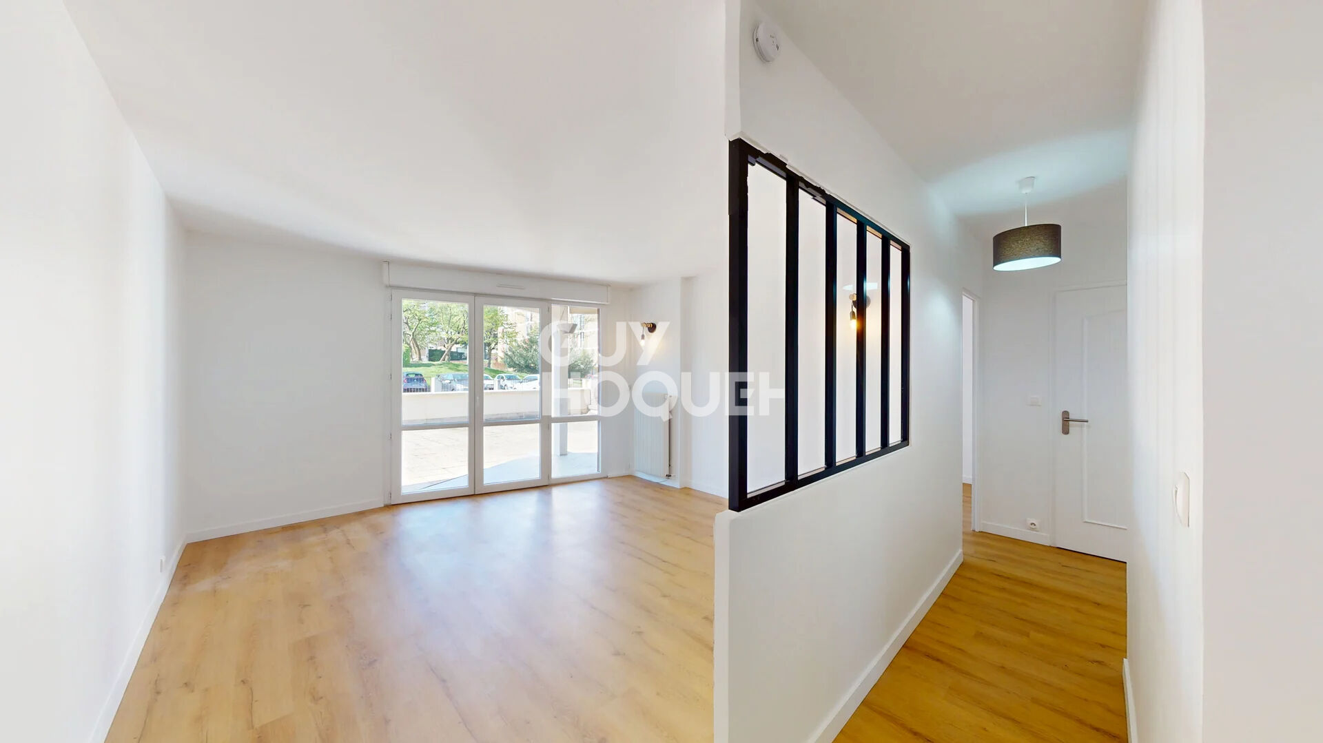 LOCATION : Appartement 3 pièces avec terrasse et BOX  à Franconville - Centre-Ville
