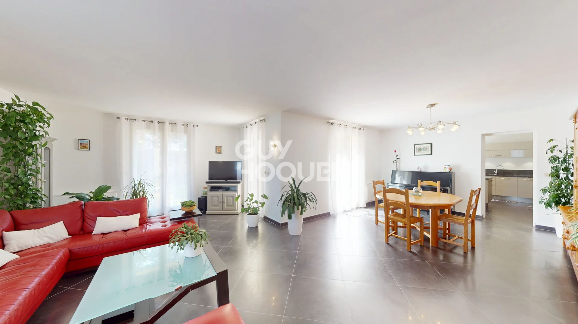 Maison Spacieuse et Lumineuse de 178 m² avec 4 Chambres et Grand Jardin