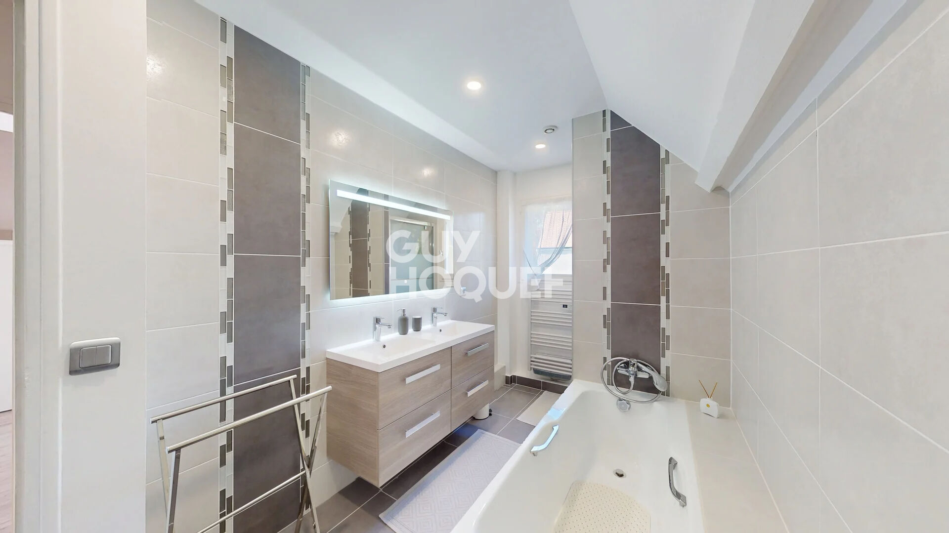 Maison Spacieuse et Lumineuse de 178 m² avec 4 Chambres et Grand Jardin